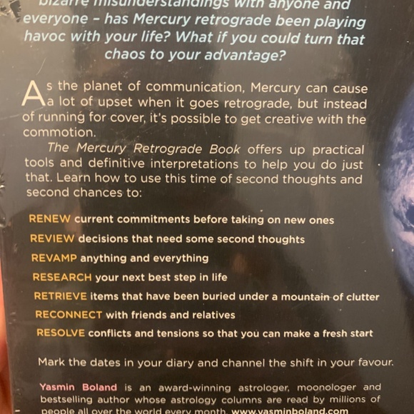 Anything Moon Book & Oracle collection - Picture 8 of 16